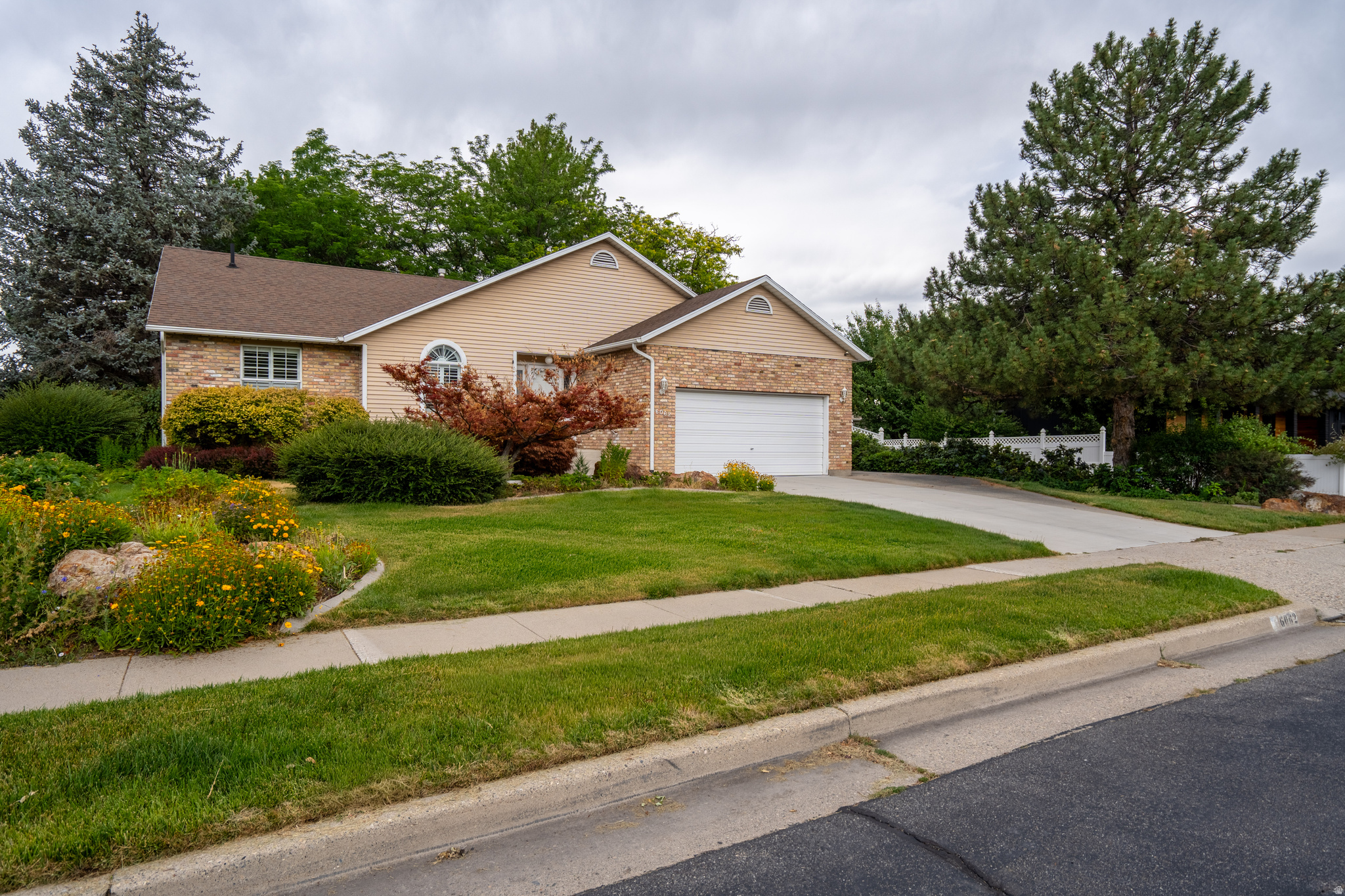 6062 S FONTAINE BLEU DR