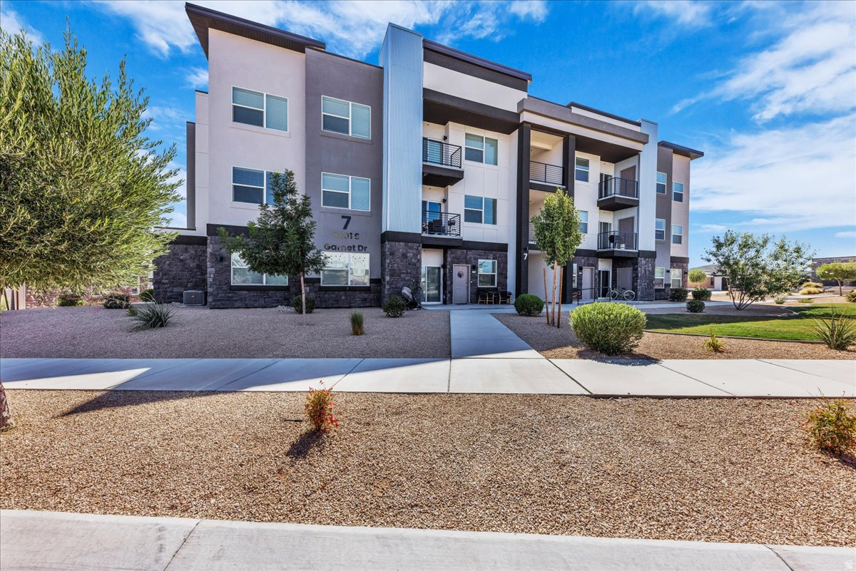 5801 S GARNET DR #7201