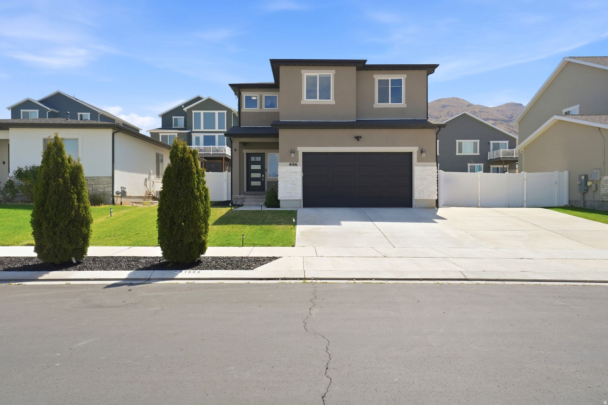 4166 N FAIRFIELD DR