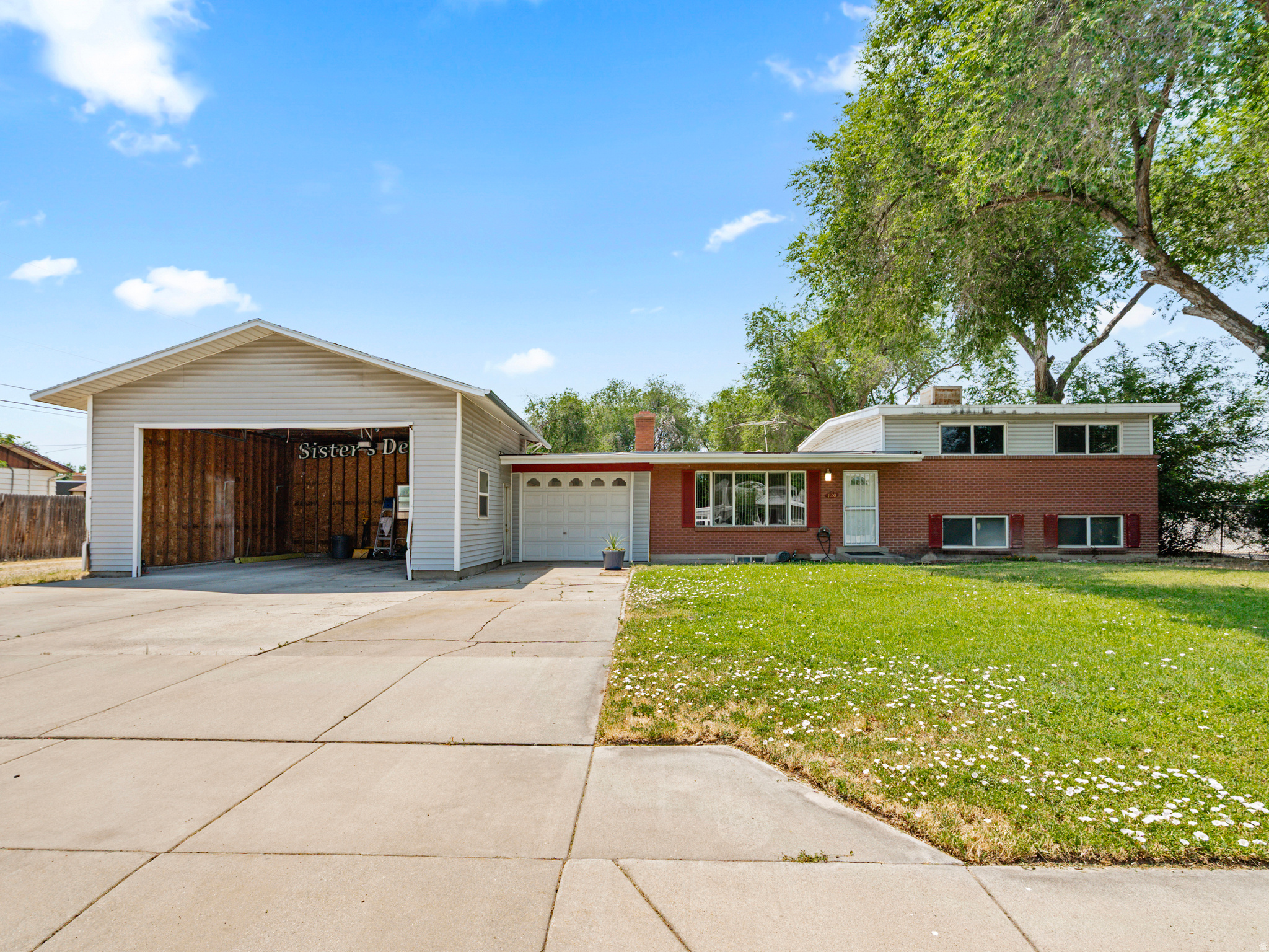 120 E COX LANE