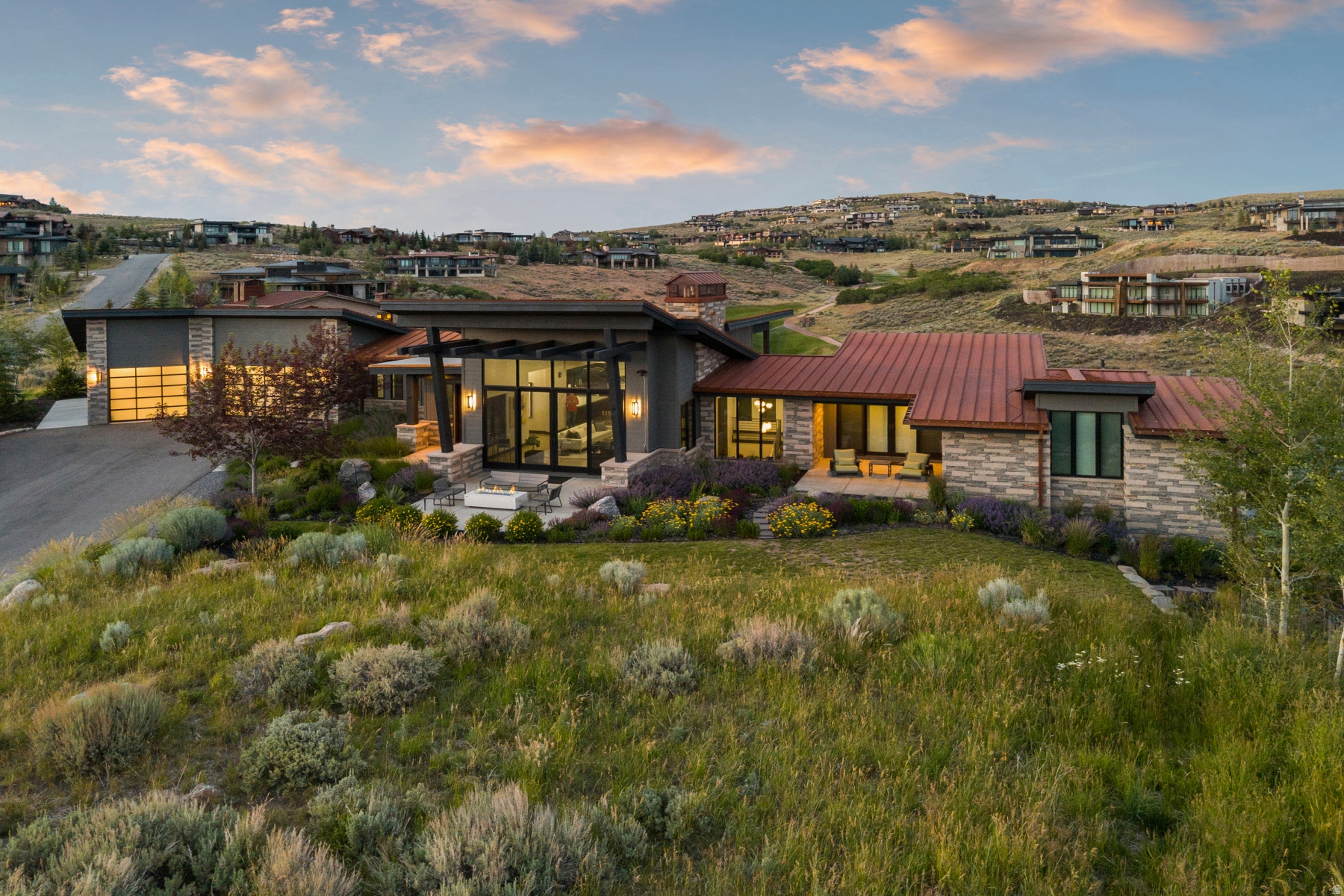 8786 N PROMONTORY RIDGE DR