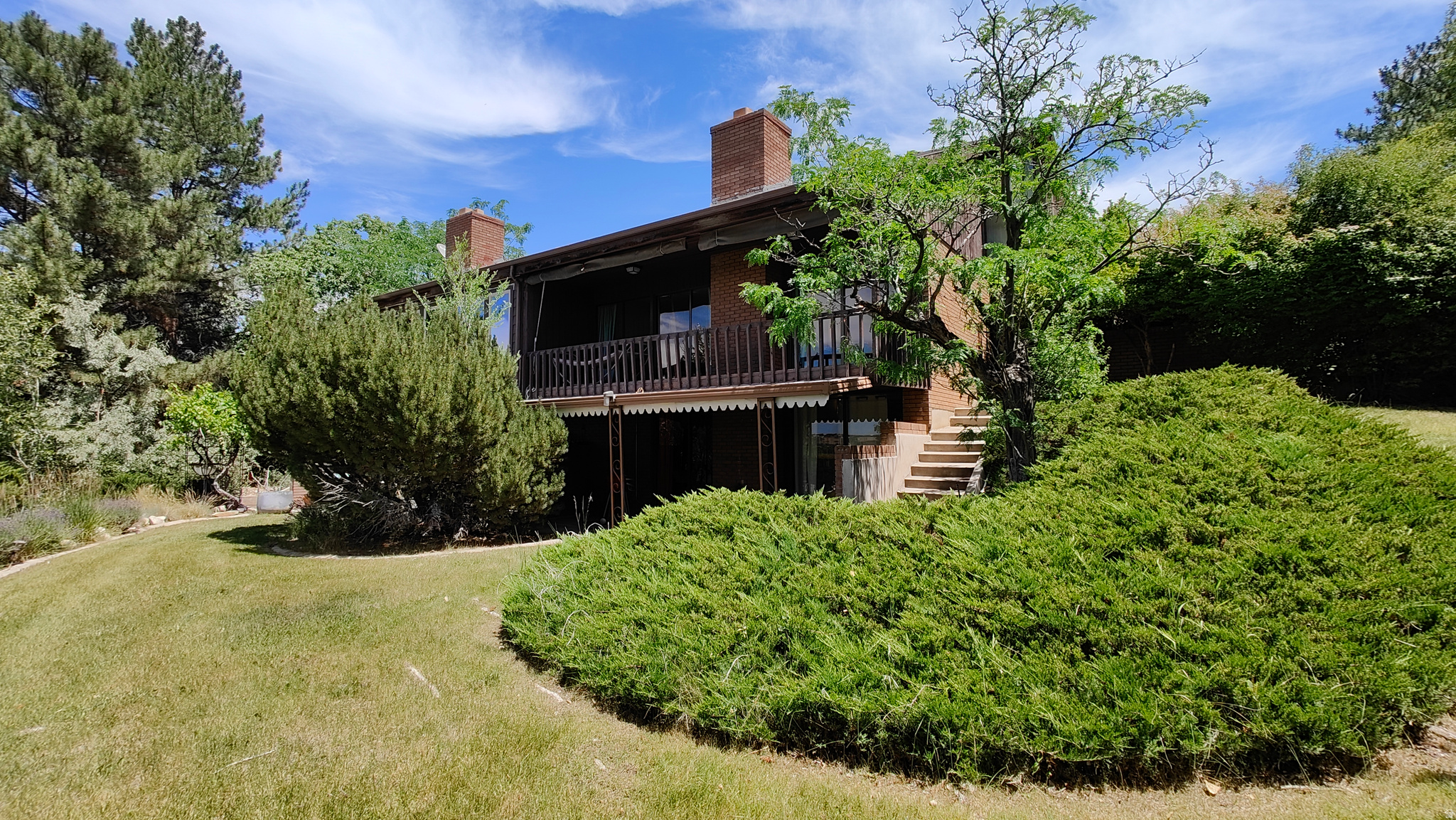 2727 N EDGEWOOD DR