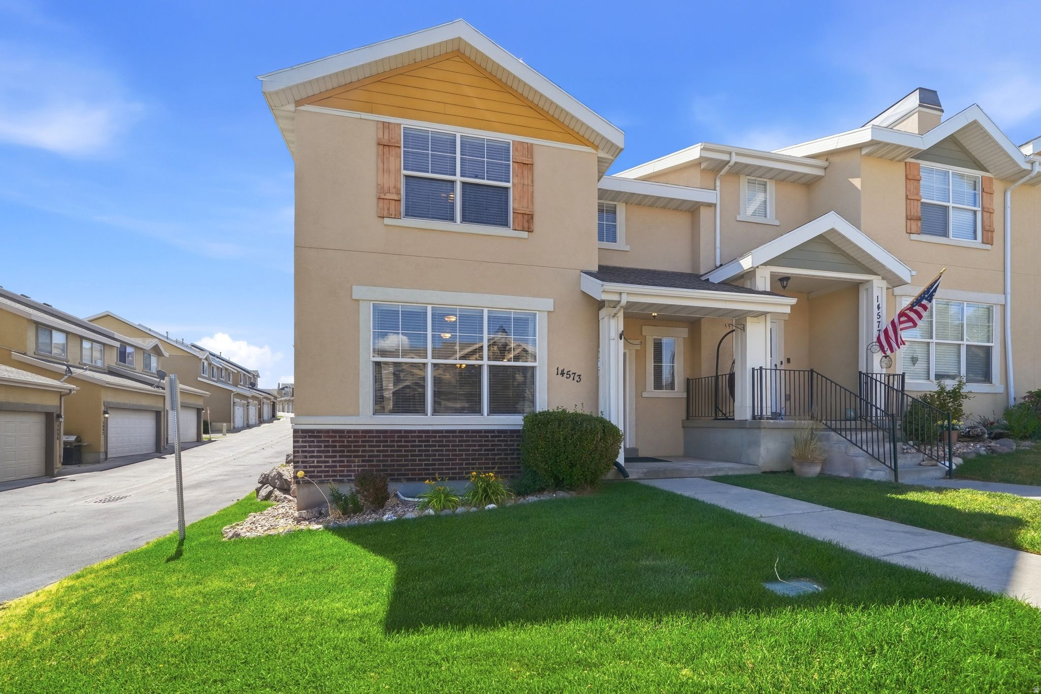 14573 S PEBBLE ROSE DR