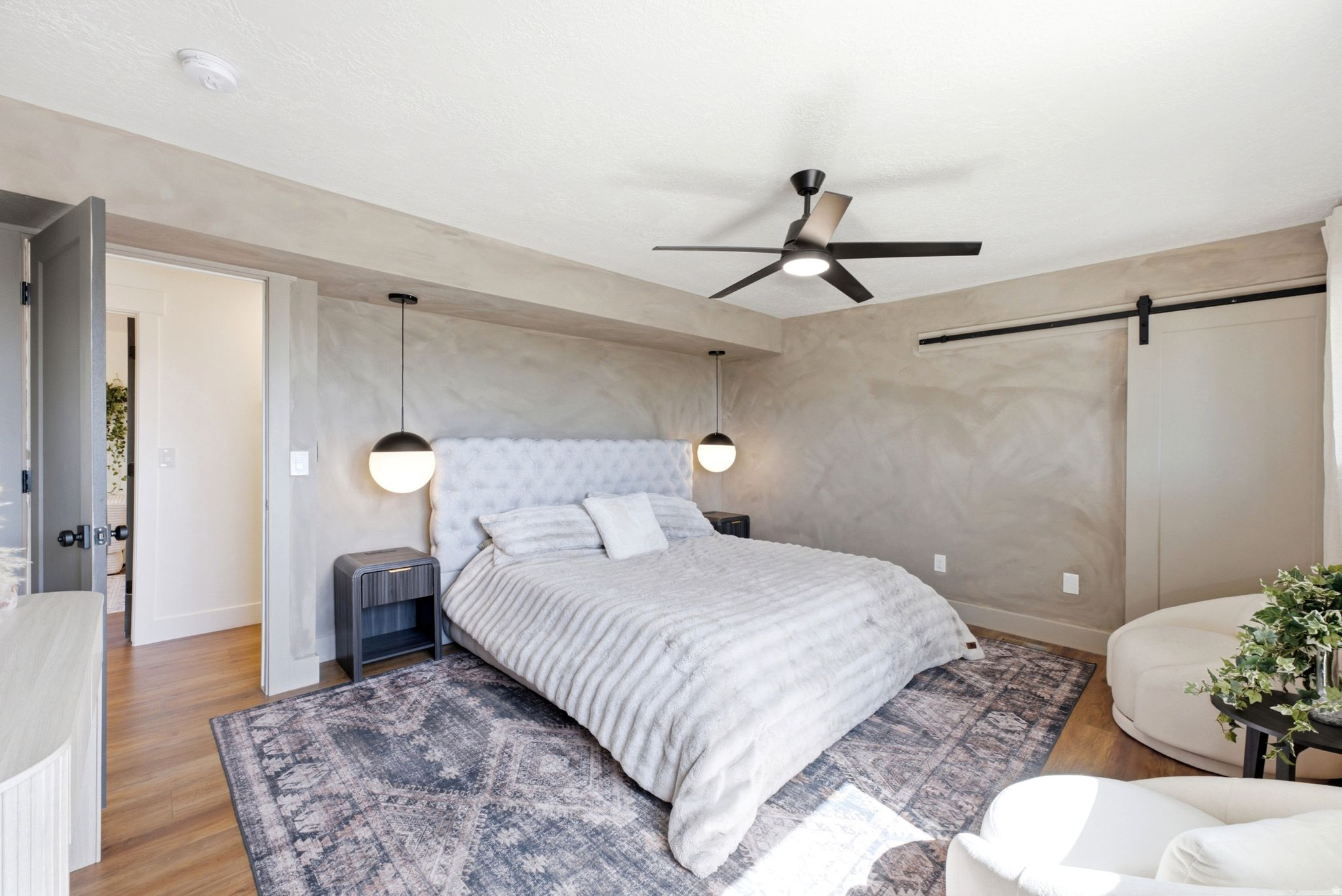 Primary bedroom main floor