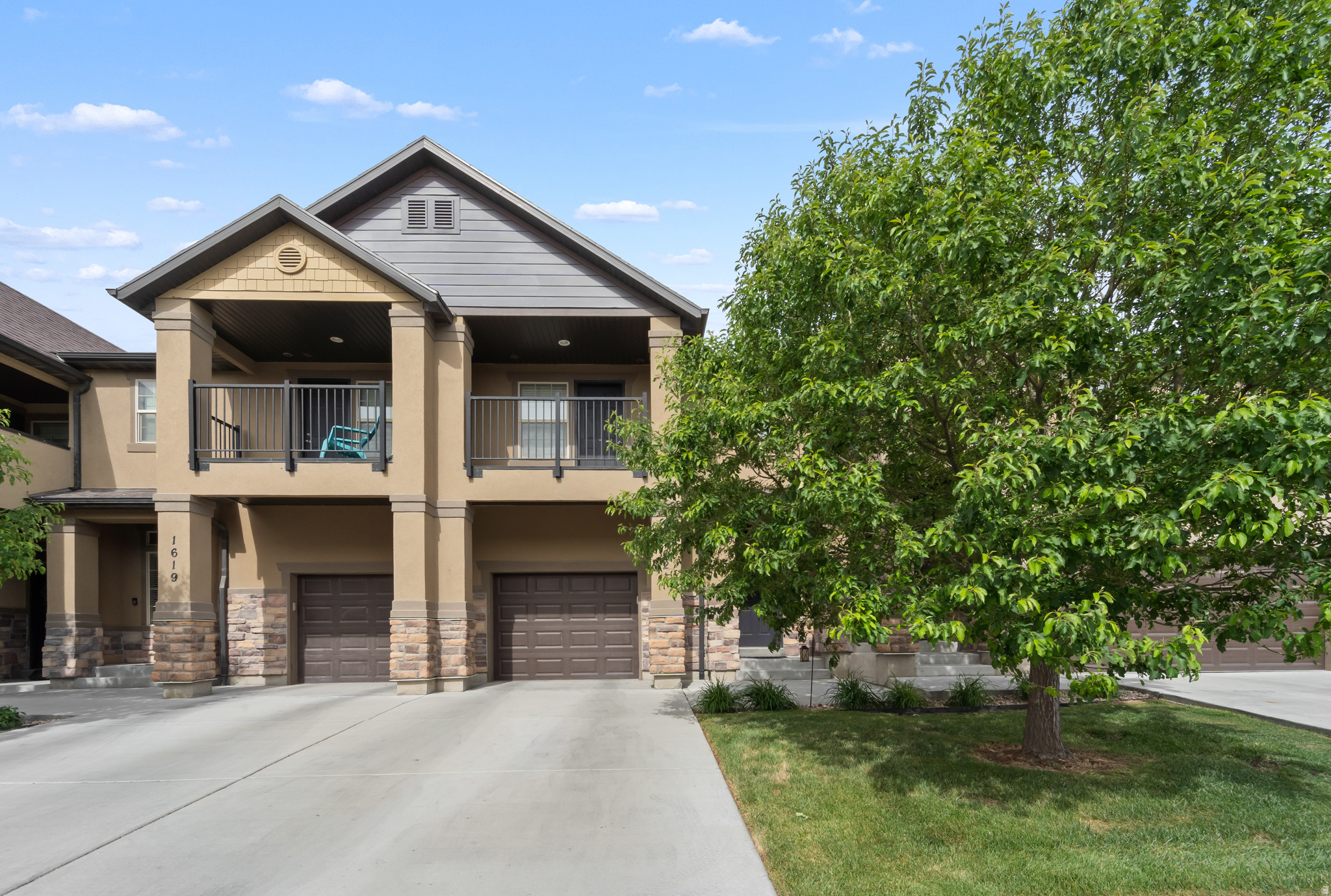 1621 N VENETIAN WAY