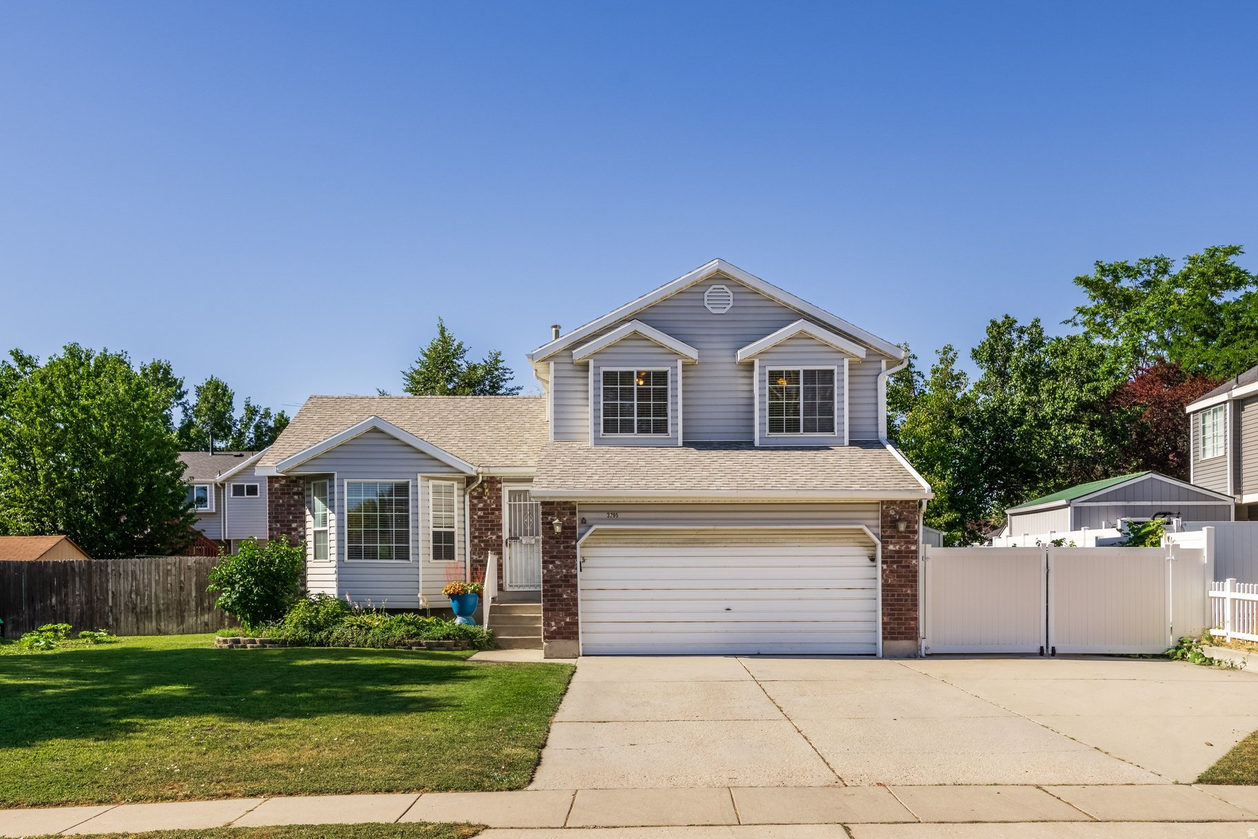 3295 W 8475 S