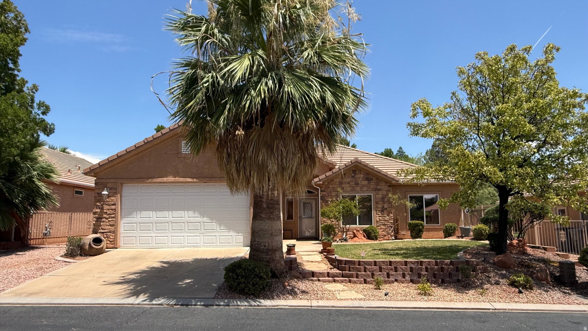 1806 N DIXIE DOWNS RD #12