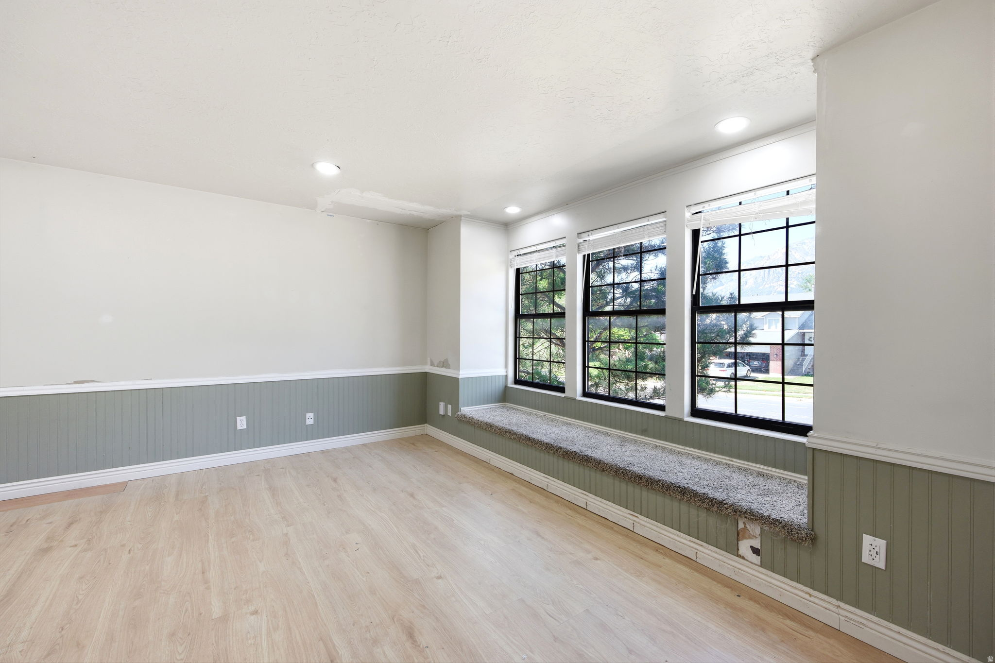739 E 1900 N — property photograph 6