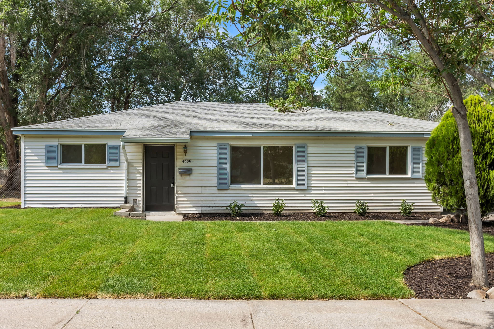 4830 W 4835 S