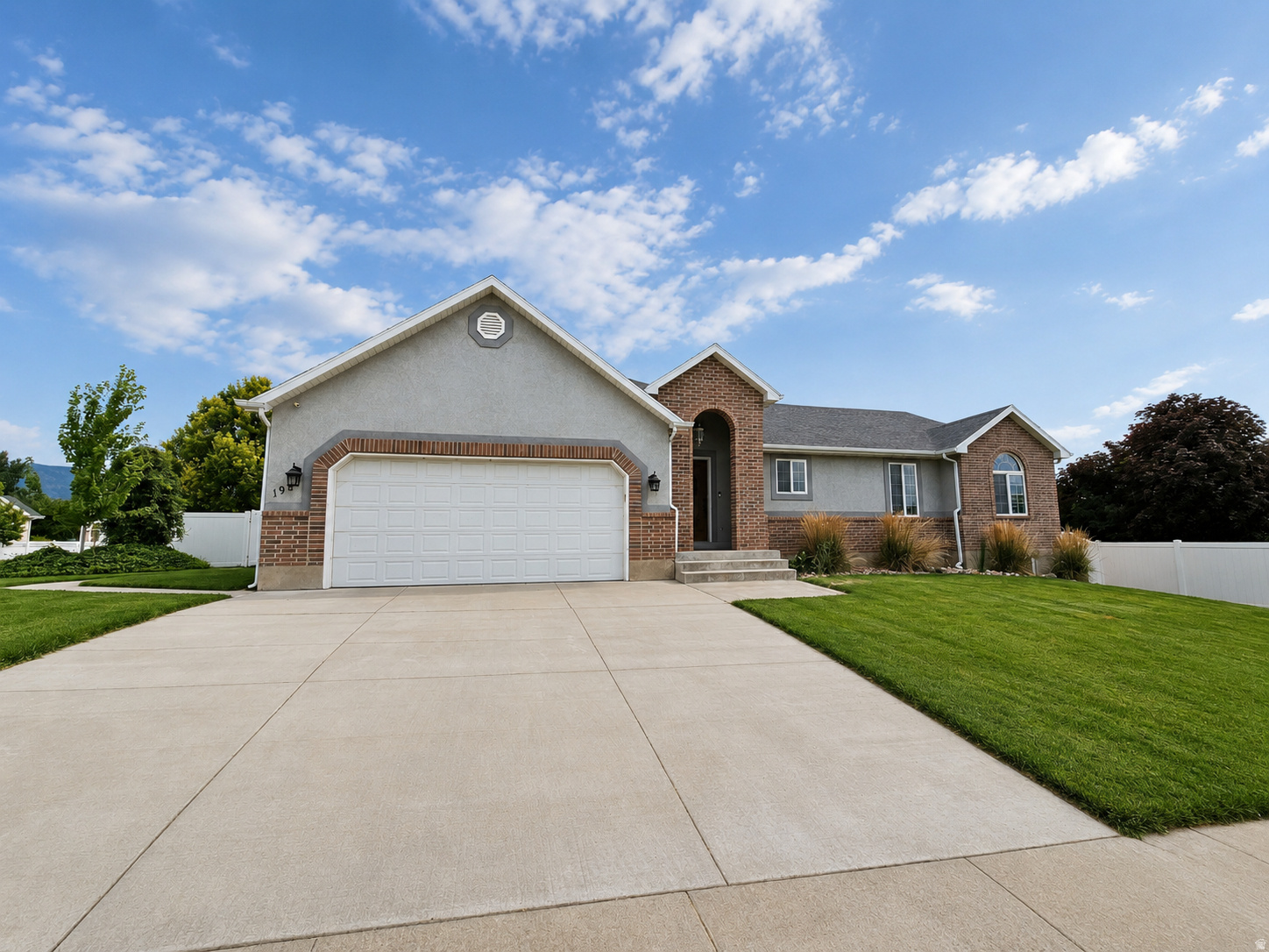198 N DAKOTA DR