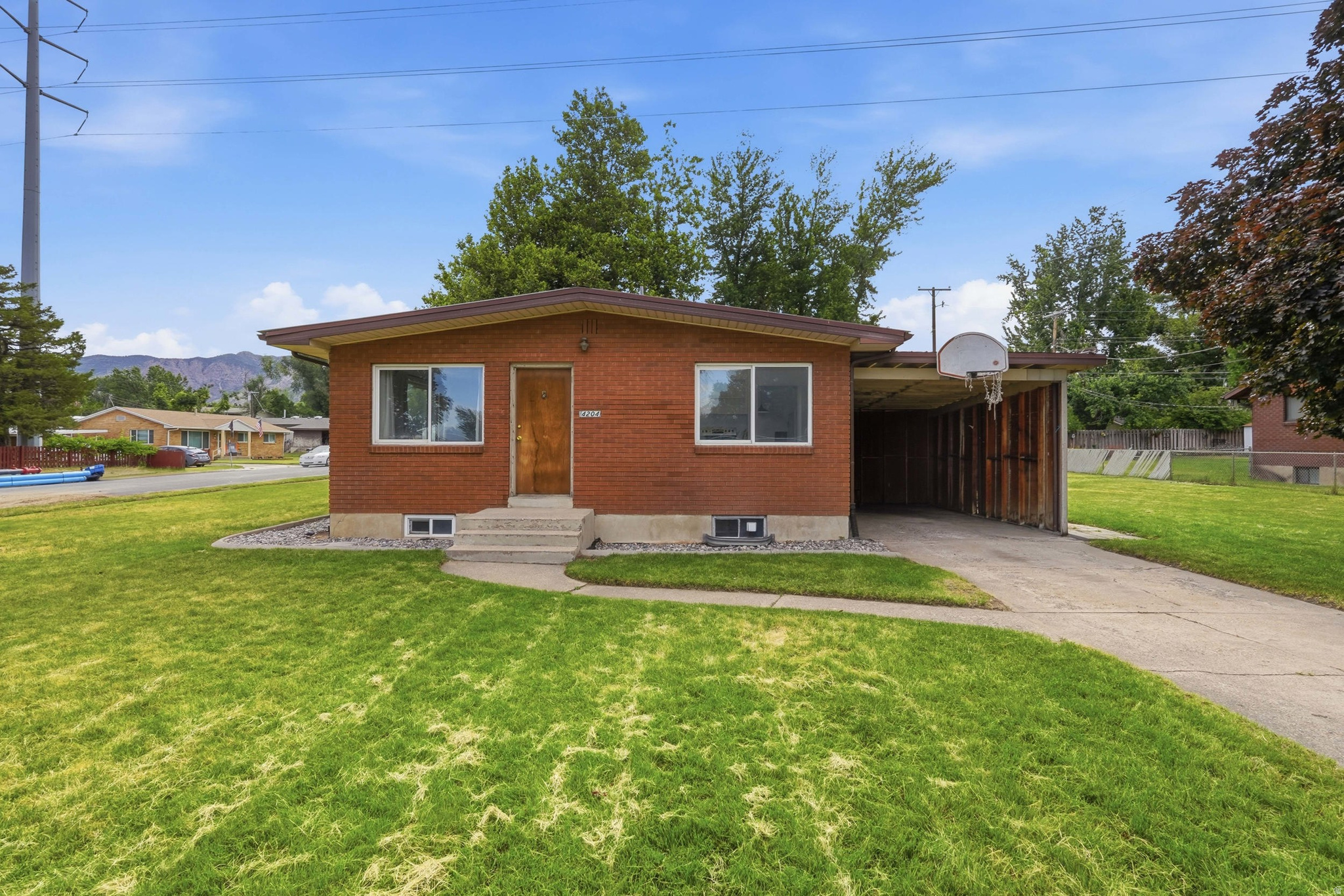4204 S ADAMS