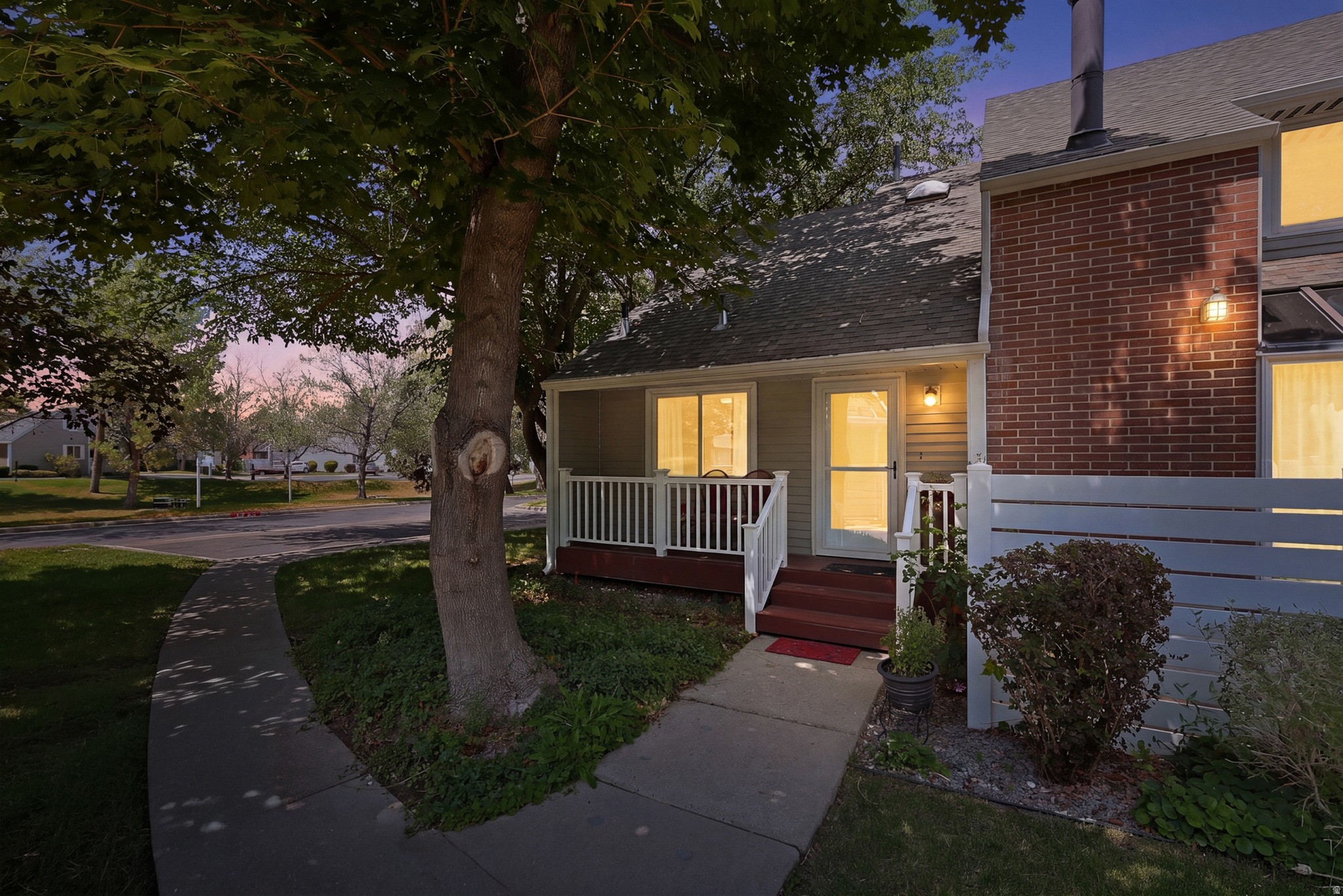 985 E ESSEX COURT WAY #1