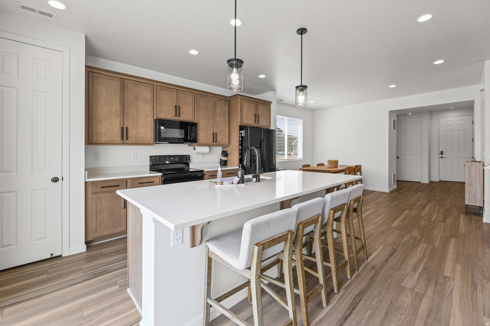 5528  SOLO ST