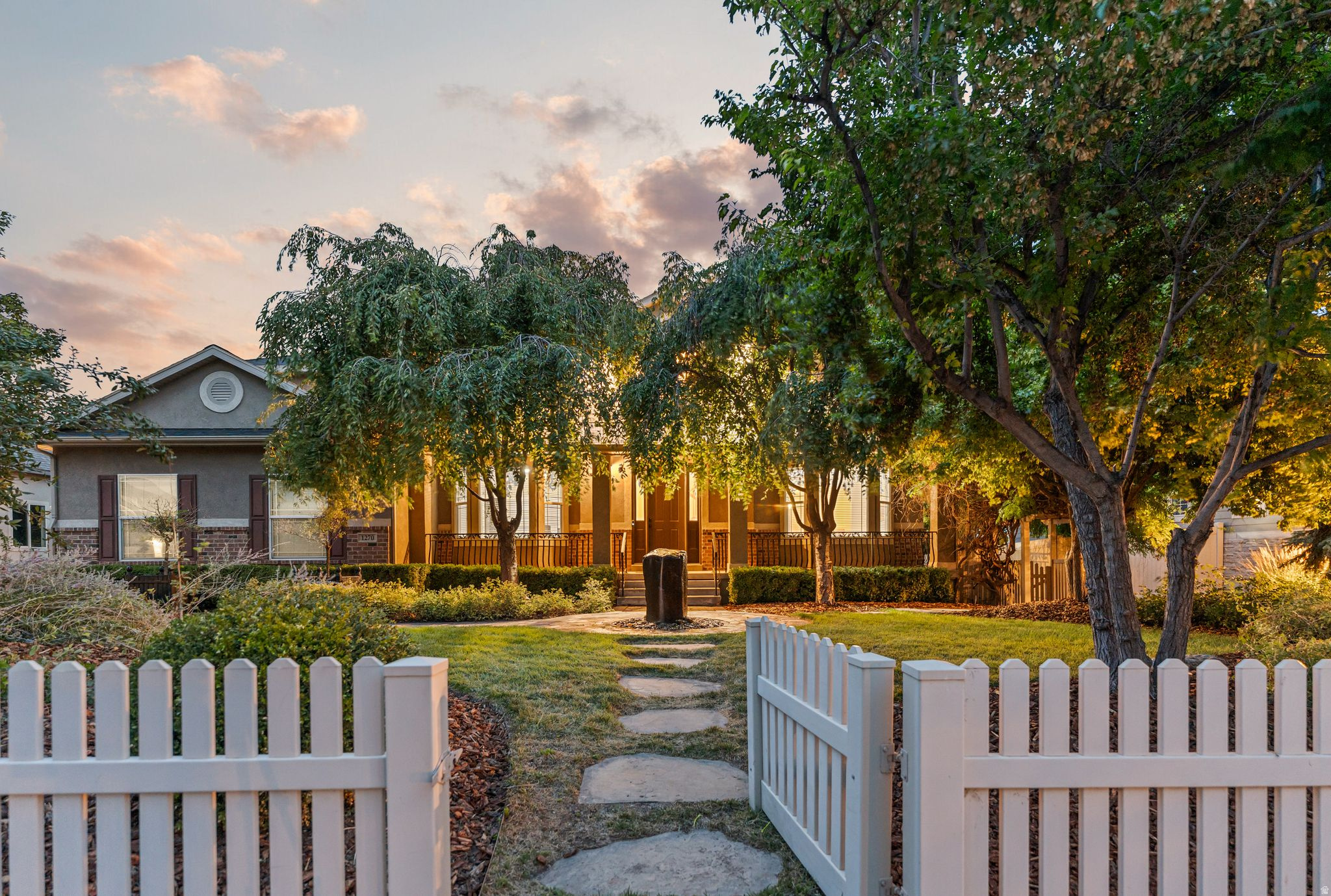 1270  SANTA ANITA DR