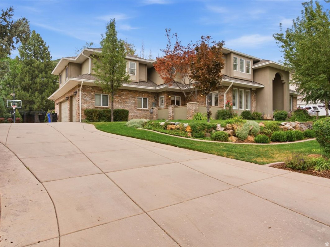 1963 E MAPLE HOLLOW WAY