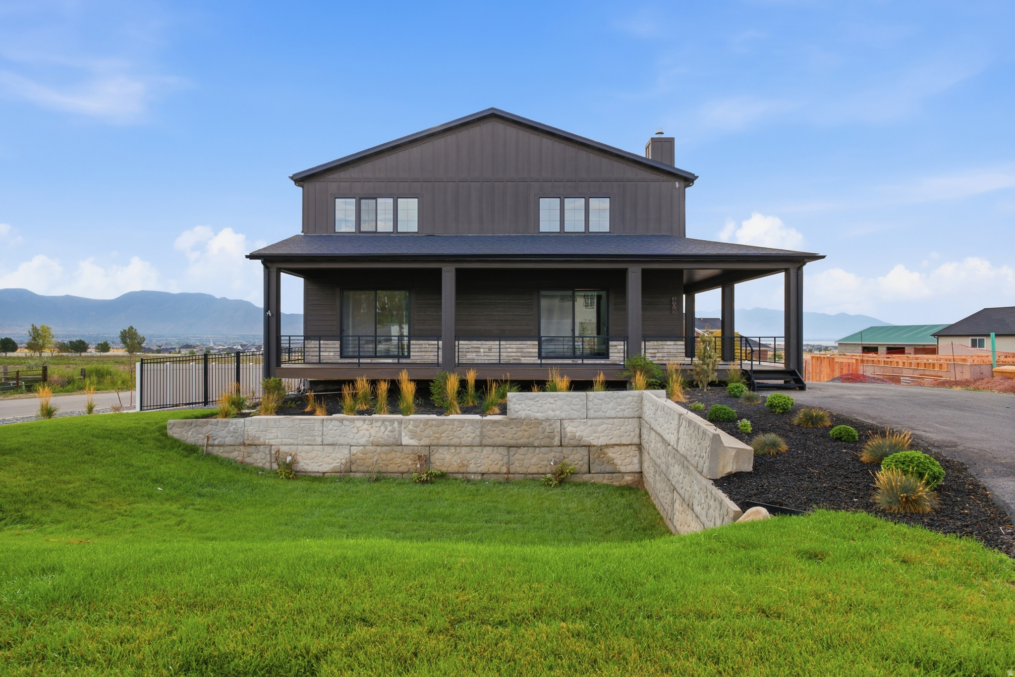 408 N BARLOW CT