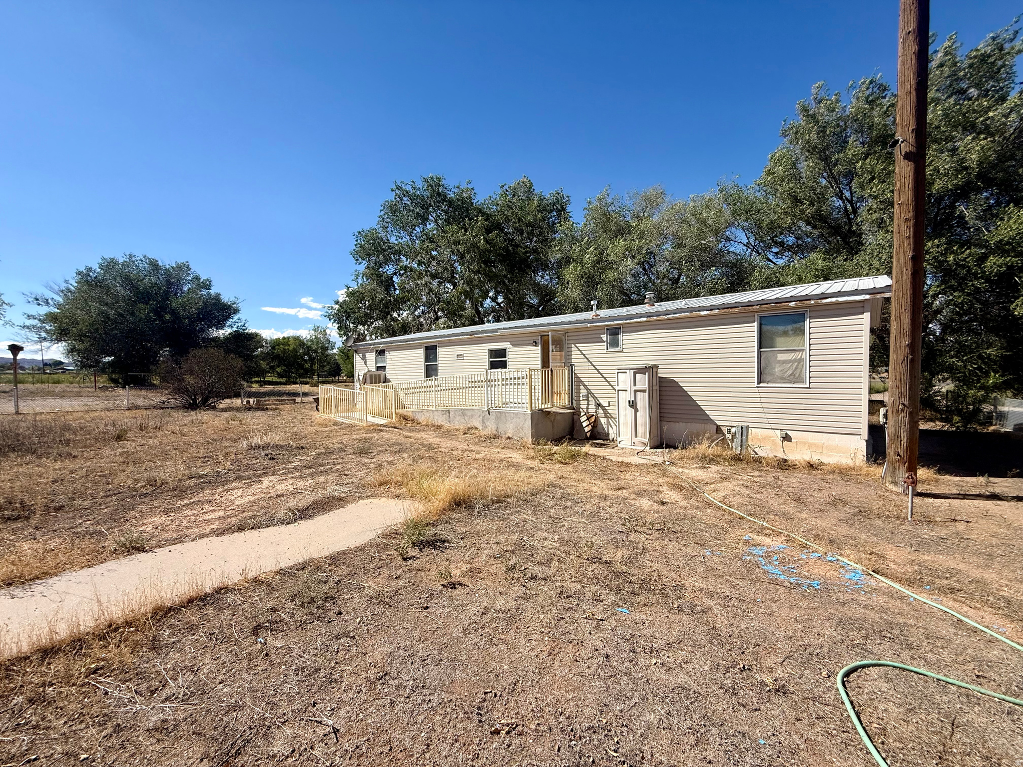 2308 E HWY 40