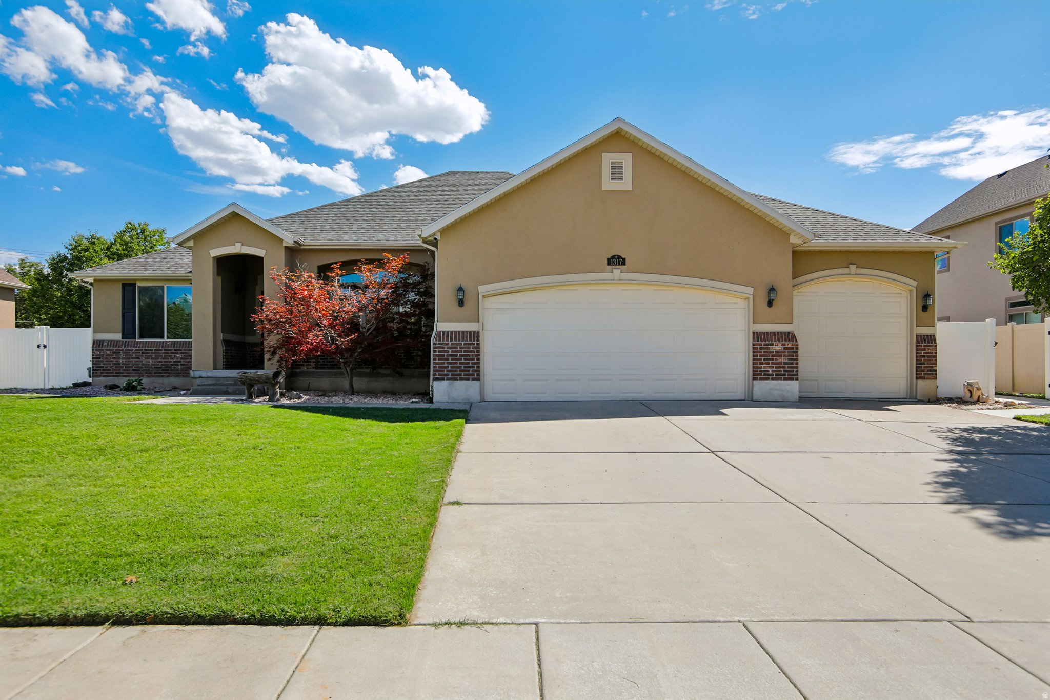 1317 W 2340 N