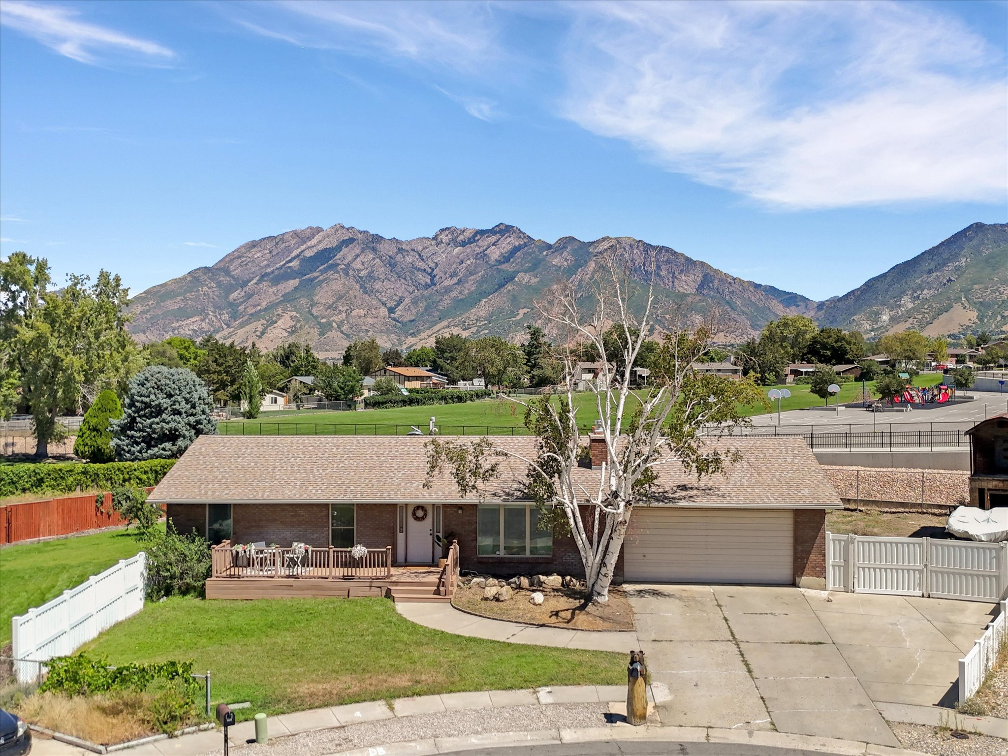 1489 E VERDE CIR