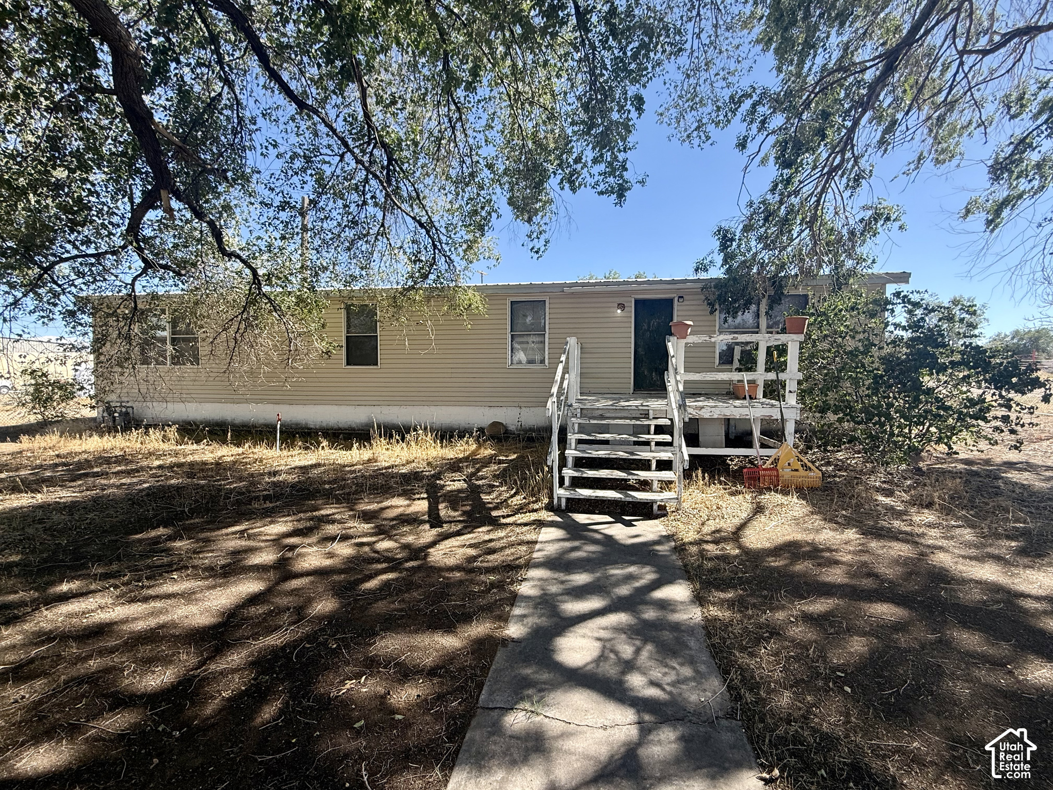 2308 E HIGHWAY 40