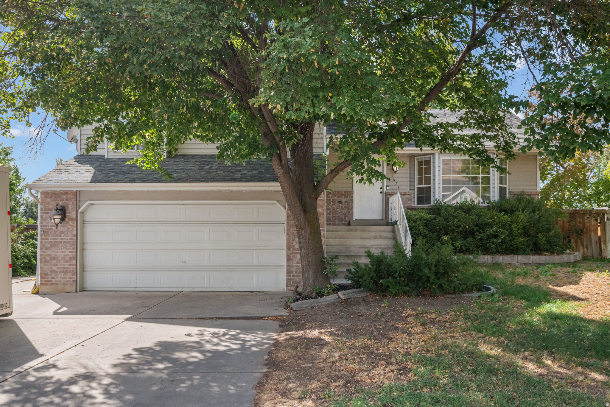 1673 N 390 W