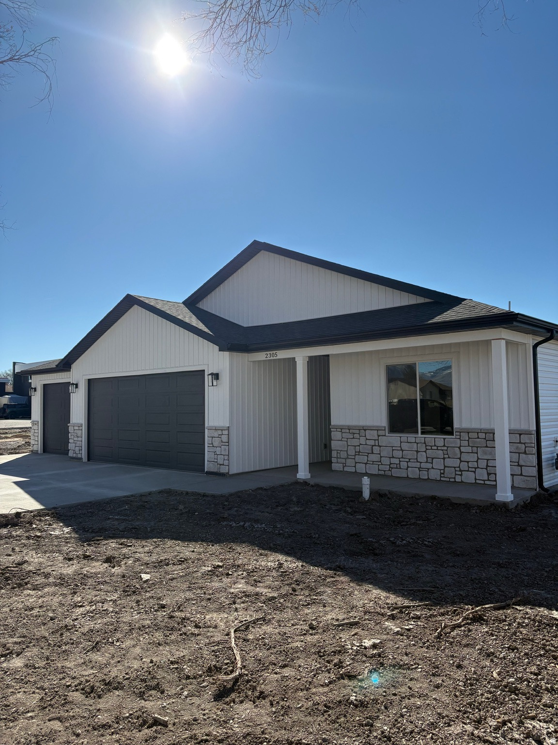 2305  N 3900