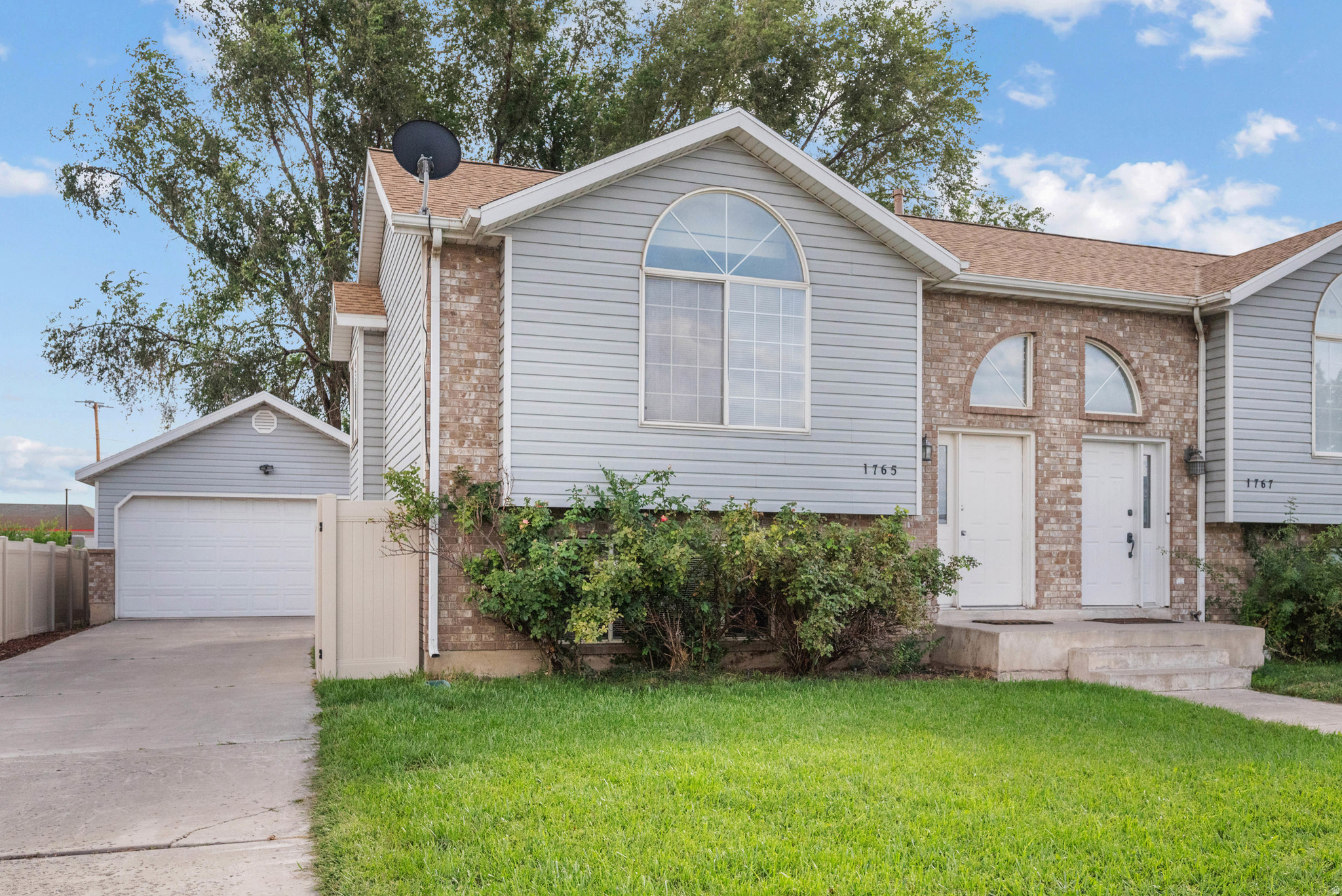 1765 W GARDEN DR