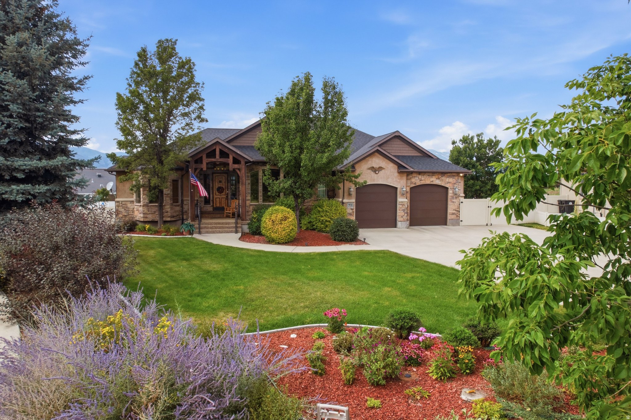 954  COBBLESTONE DR