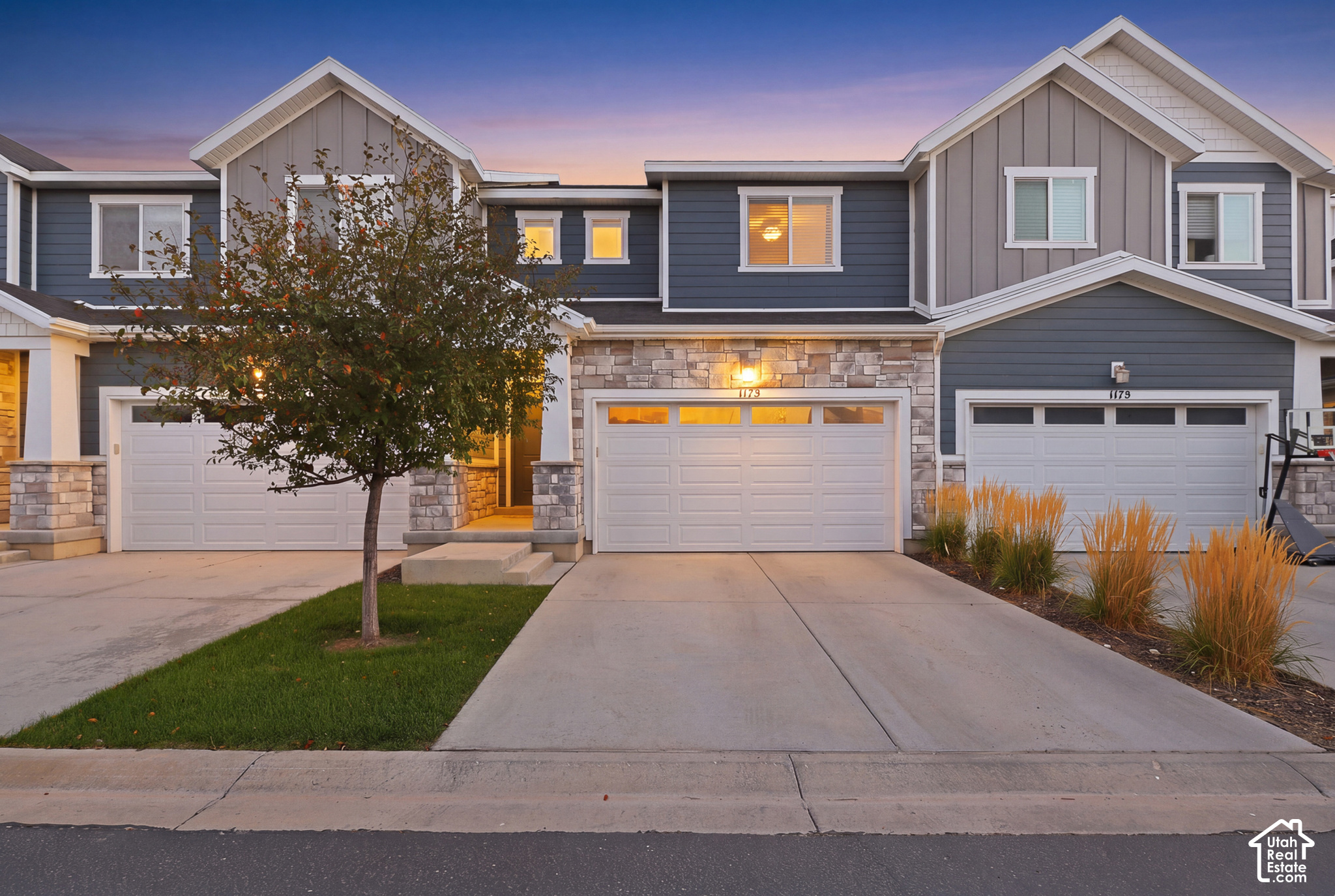 1173 W RACEHORSE WAY