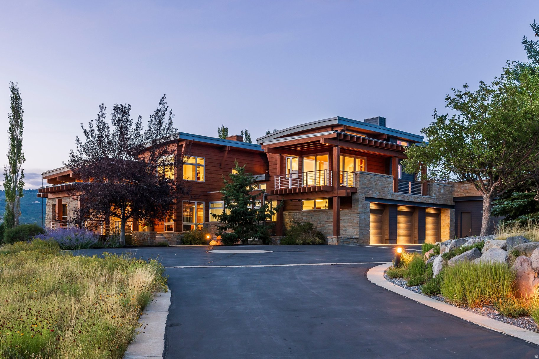 575 MOUNTAIN HOLLY RD