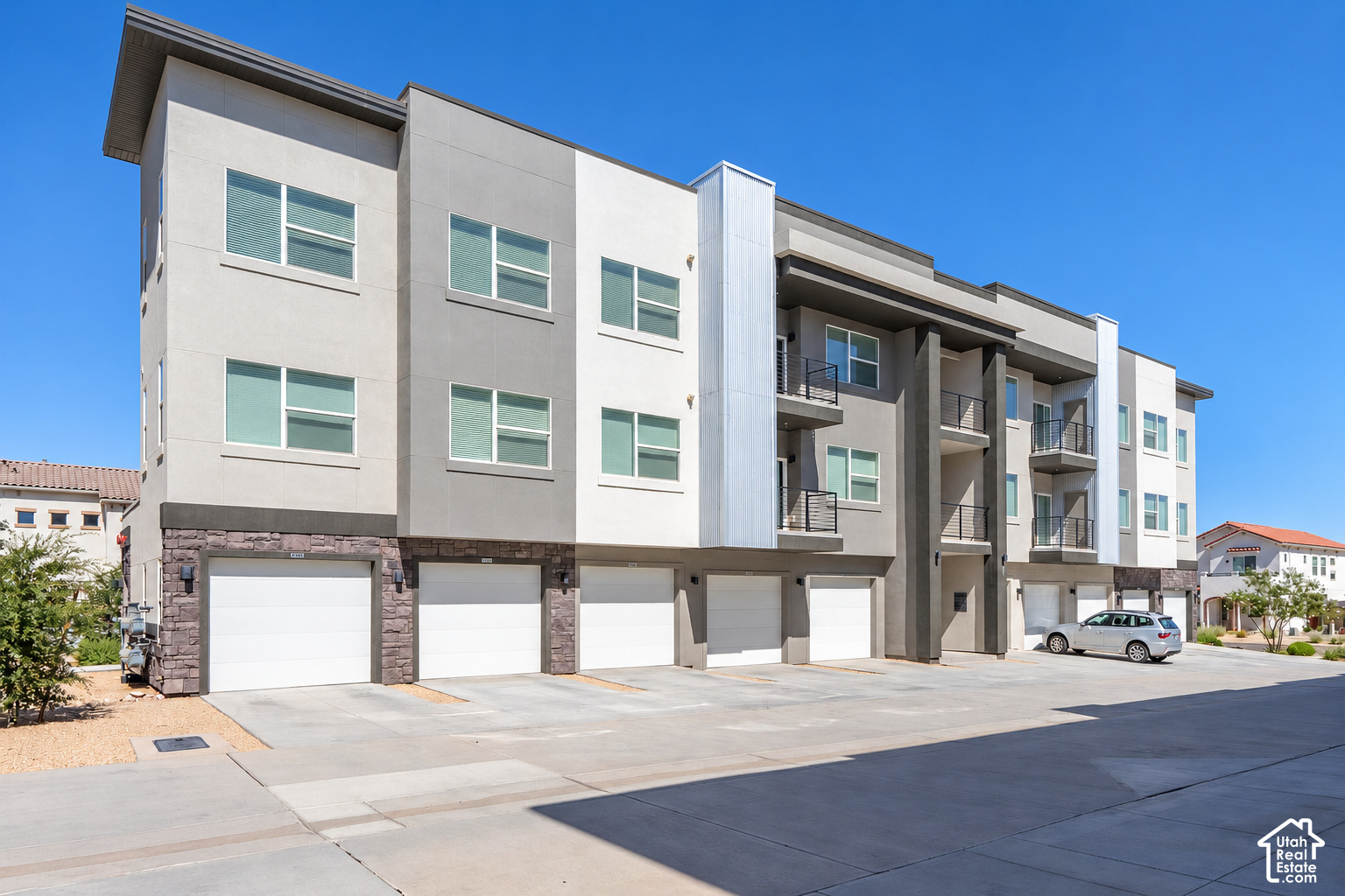 5801 S GARNET DR #1302