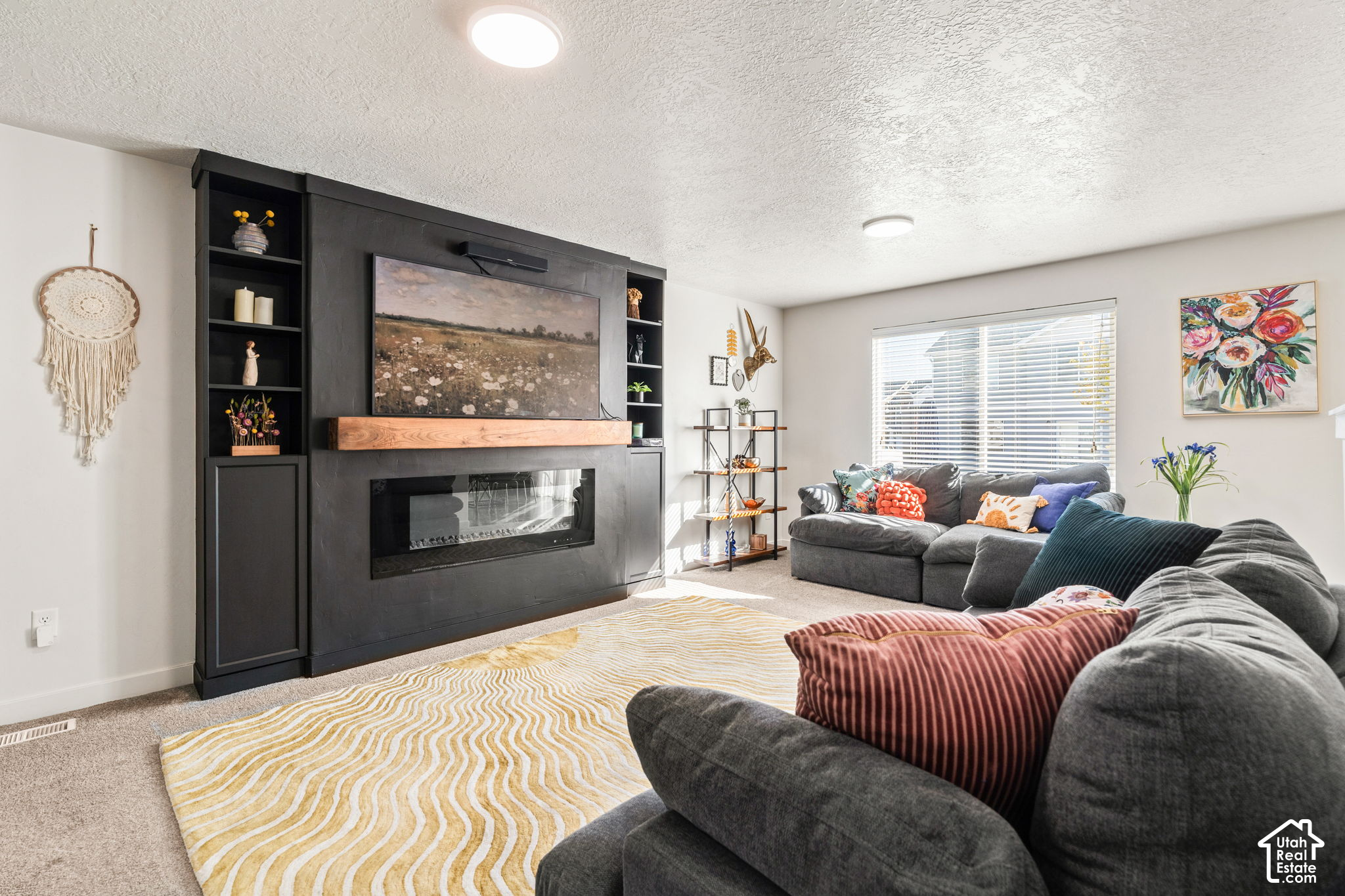 462 S SUNLAND WAY