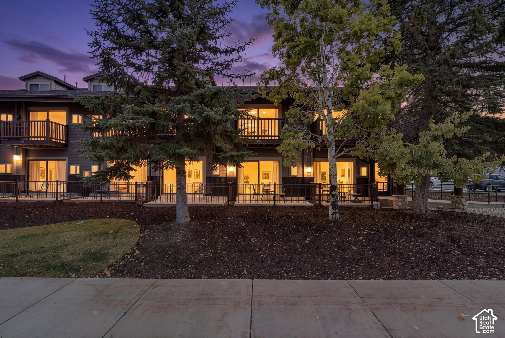 2235  SIDEWINDER DR #423