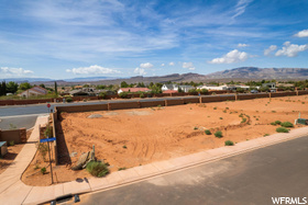 704 E Crimson Flare Ln MLS #1834501