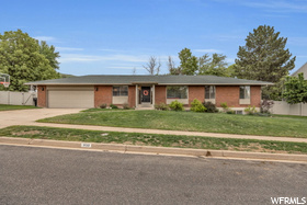 Photo 1 of 930 E MILLSTREAM WAY
