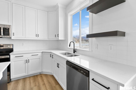 Photo 4 for 2652 W Maple St #281