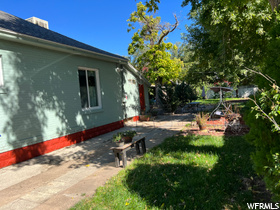 Photo 4 for 2852 Porter Ave