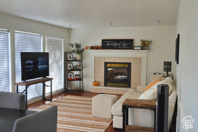 Photo 3 for 1605 Foxmore St