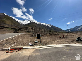 4026 S Maple Ridge Rd MLS #1991356