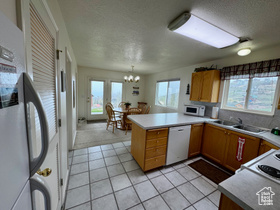 Photo 6 for 888 N Newburg Dr #1