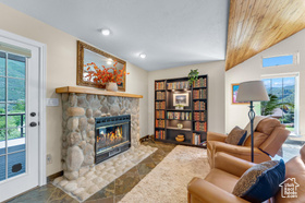 Photo 5 for 9065 Meadow Dr