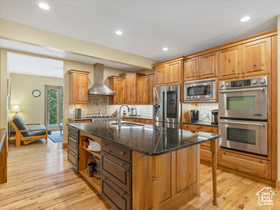 Photo 6 for 422 S Maryfield Dr