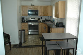 Photo 4 for 419 E 27th St