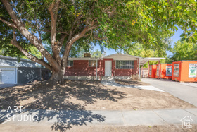 Photo 3 for 601 E Pali St
