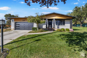 Photo 2 for 2615 E Camille Cir