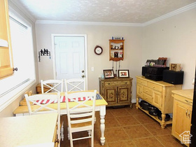 Photo 4 for 4040 Dingle Rd