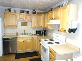 Photo 3 for 4040 Dingle Rd