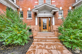 Photo 2 for 276 E Broadway St #3