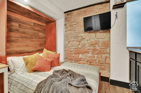 Photo 6 for 276 E Broadway St #3