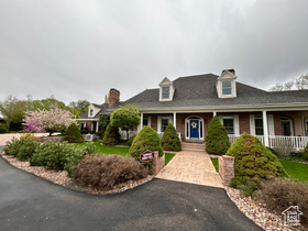 Photo 5 for 301 S Rachel Ln